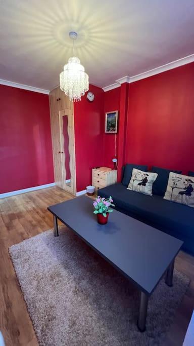 Palaz 6 - 2 Bedroom Flat Edmonton Buitenkant foto