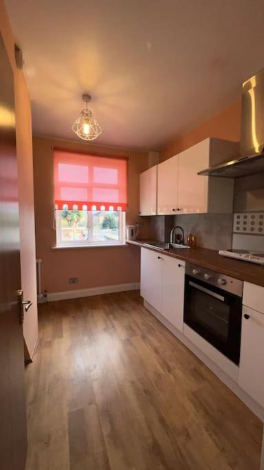 Palaz 6 - 2 Bedroom Flat Edmonton Buitenkant foto