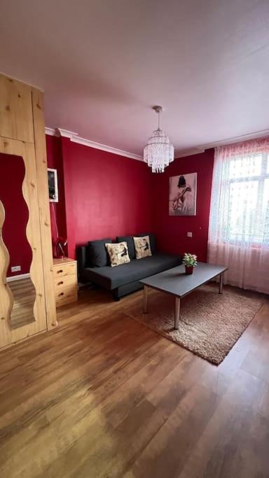 Palaz 6 - 2 Bedroom Flat Edmonton Buitenkant foto