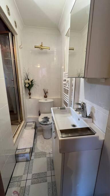 Palaz 6 - 2 Bedroom Flat Edmonton Buitenkant foto