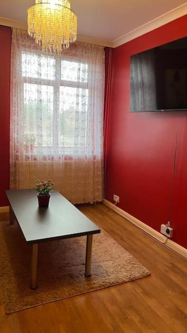 Palaz 6 - 2 Bedroom Flat Edmonton Buitenkant foto